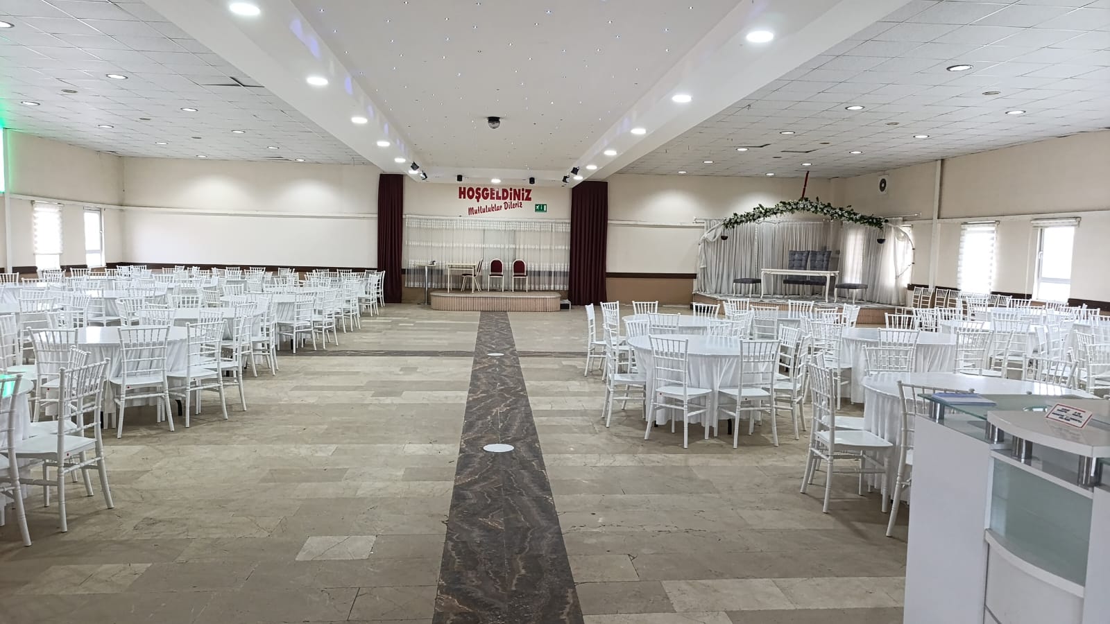 Konferans Ve Düğün Salonu Yenilendi