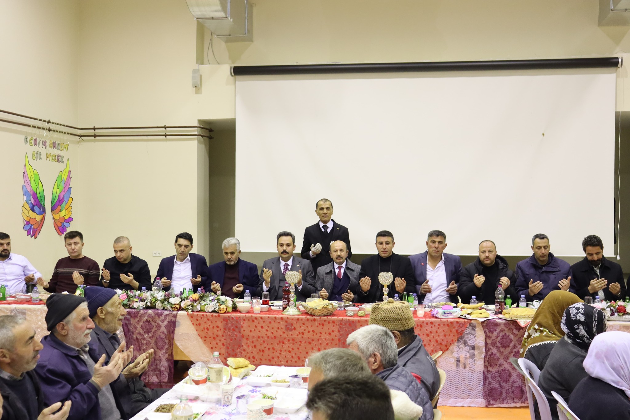 Belediye Başkanımız Temel TOY  Akçakışla Köyü’nde düzenlenen iftar programına katıldı